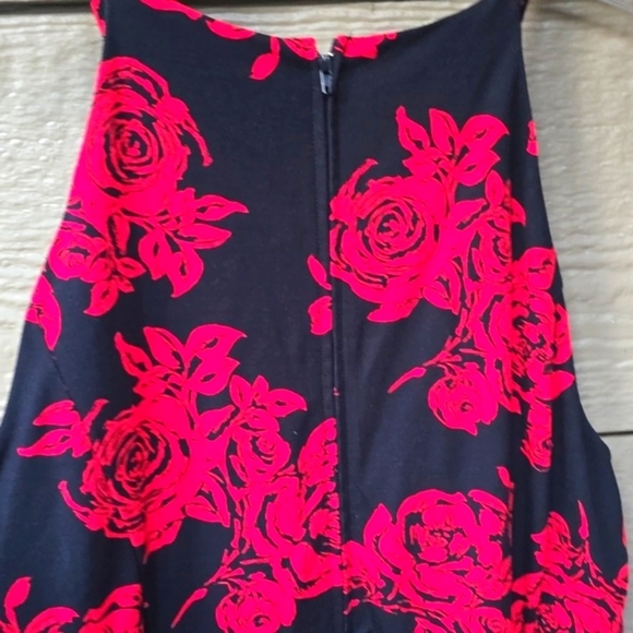 Torrid Red Black Floral Pond Skater Dress 18 2x nwt New - Picture 7 of 9